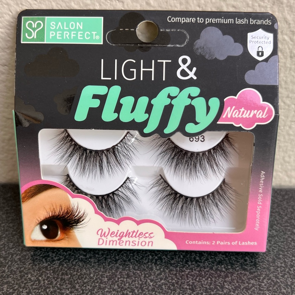 Salon Perfect Light & Fluffy Natural Lashes